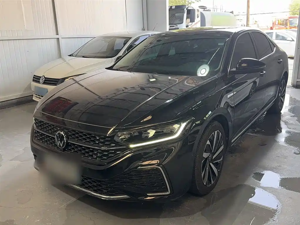 Volkswagen Passat 2023 330TSI Starlight Elite Edition фото 2