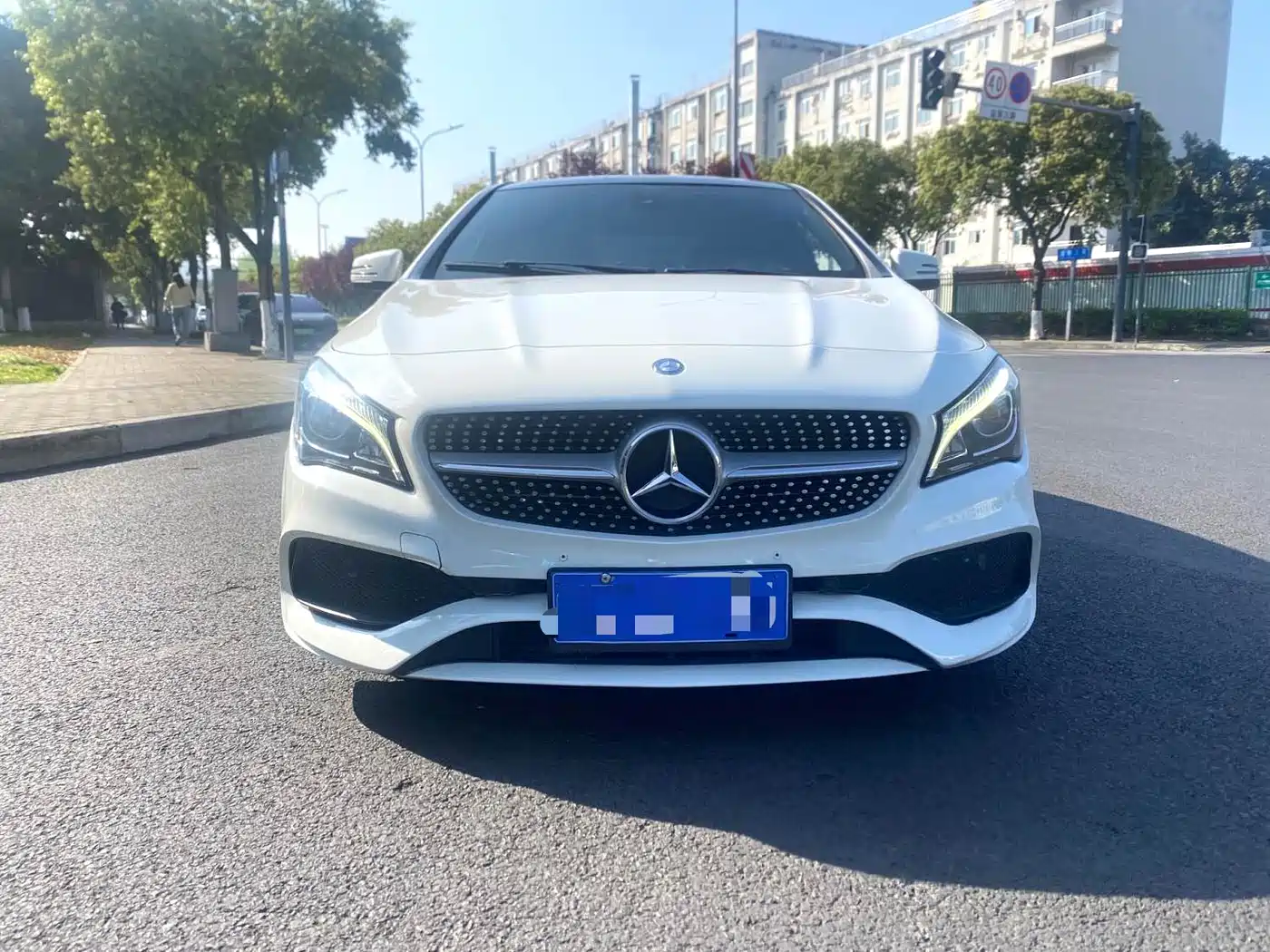 MERCEDES-BENZ CLA