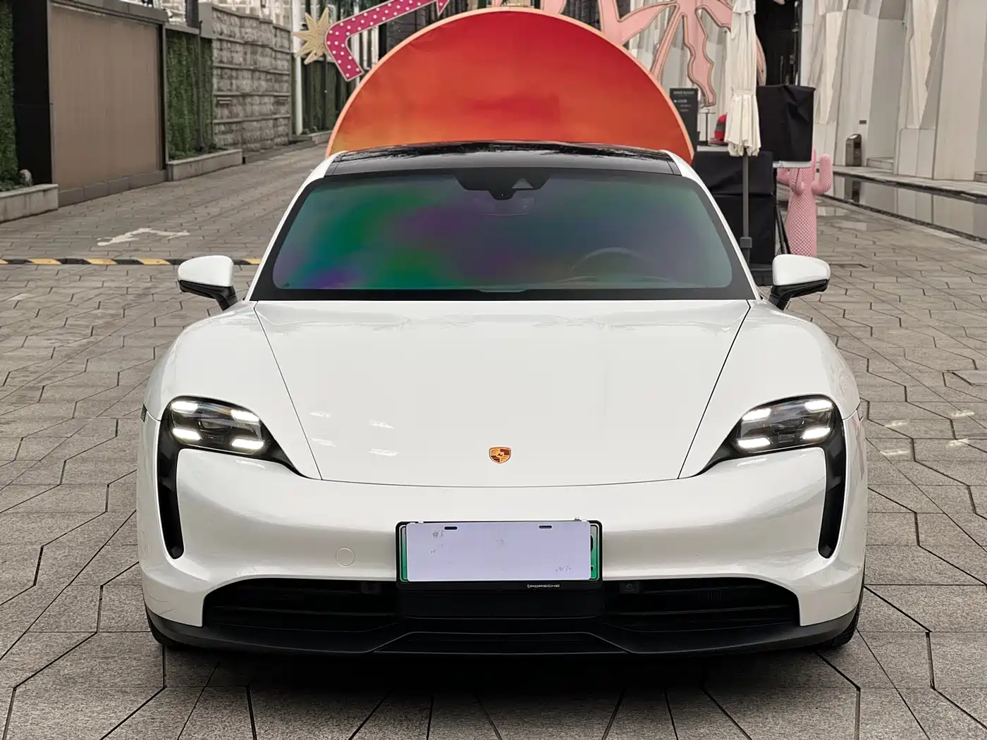 PORSCHE TAYCAN