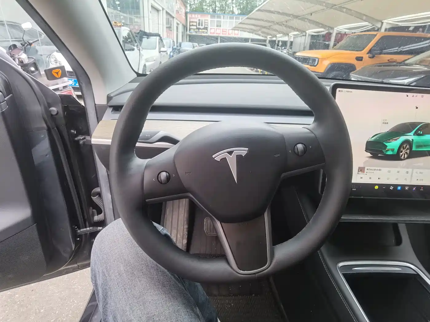 TESLA MODEL Y
