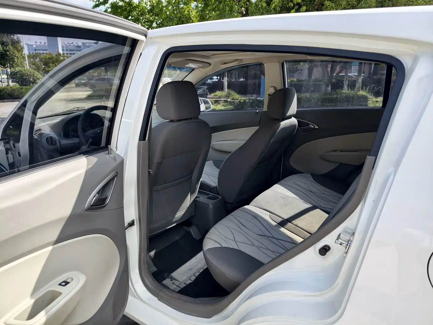 Chevrolet Sail 2012 2011 Hatchback 1.4L Manual Happiness Edition