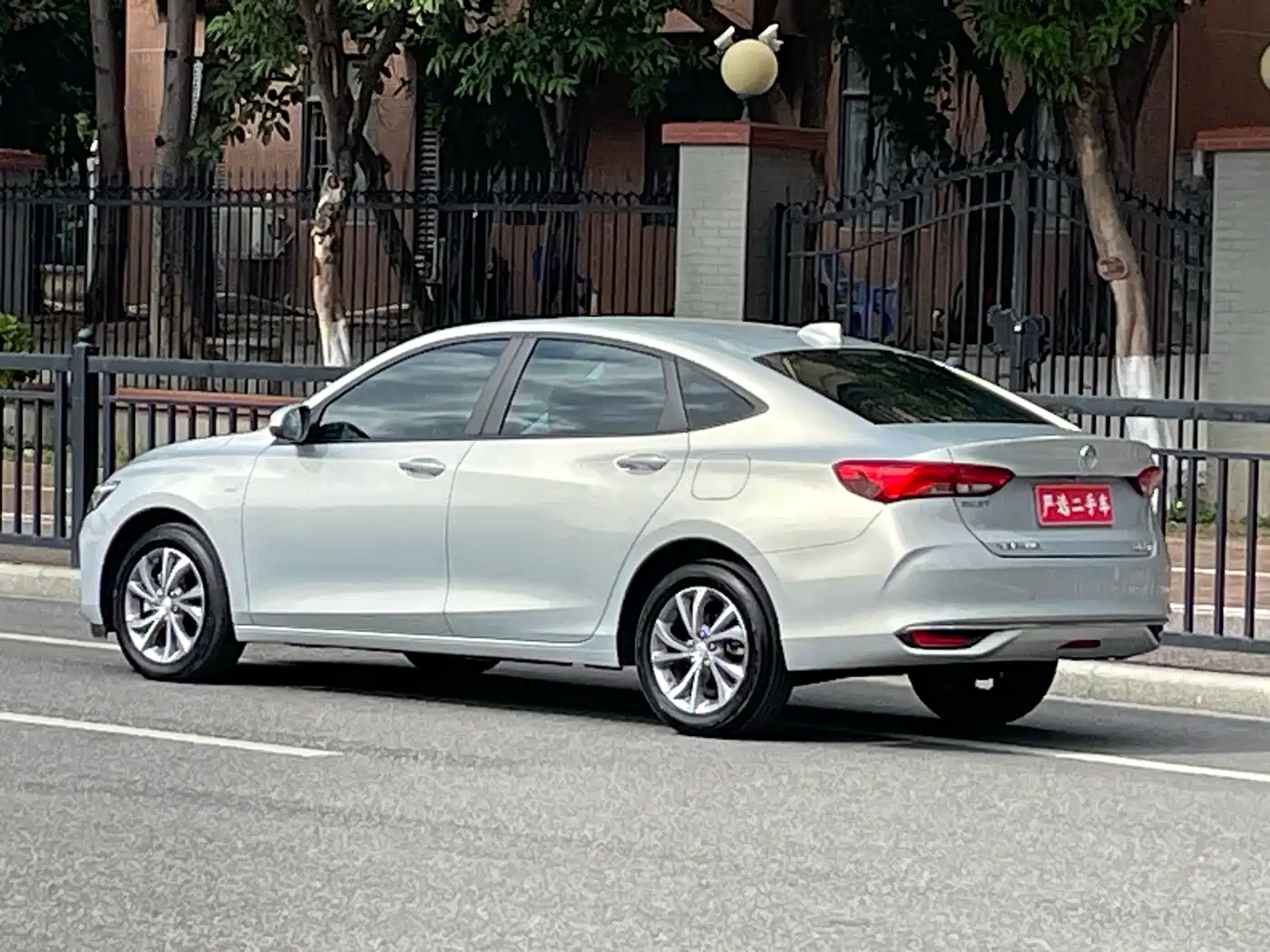 Buick Verano 2023 Pro Leisure Edition фото 3