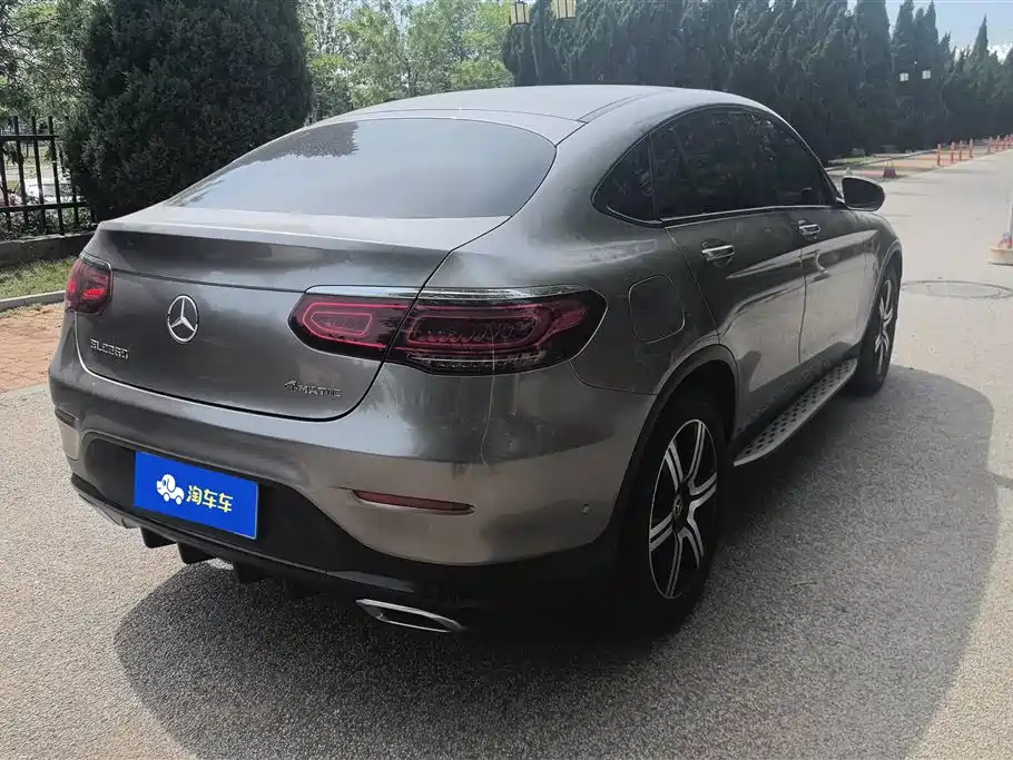 Mercedes-Benz GLC Coupe 2022 GLC 260 4MATIC Coupe SUV фото 3
