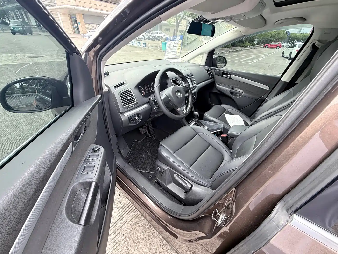 صورة 7 - Volkswagen Sharan