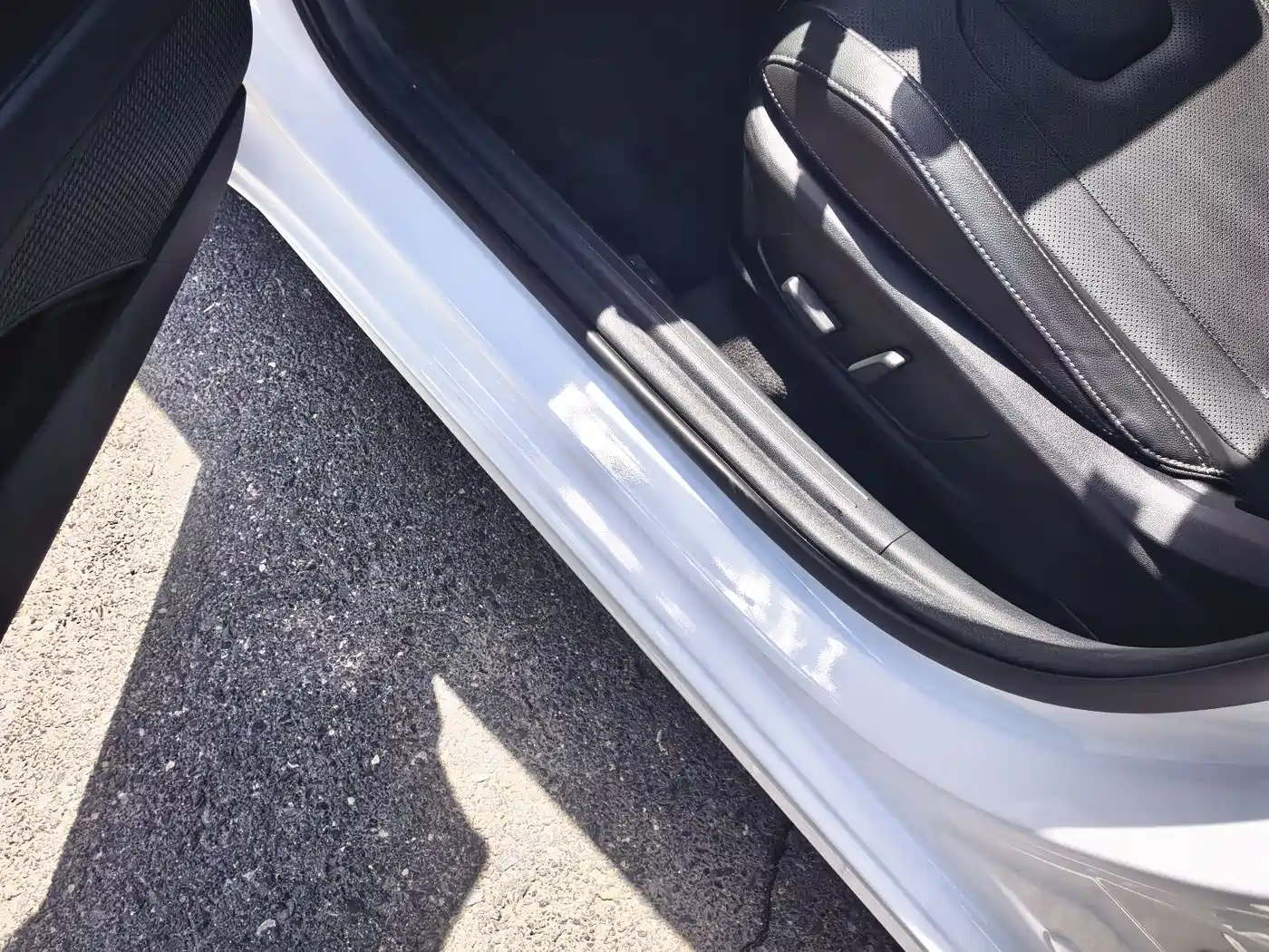 Hyundai Elantra 2023 Model 1.5L CVT LUX Premium Edition фото 17