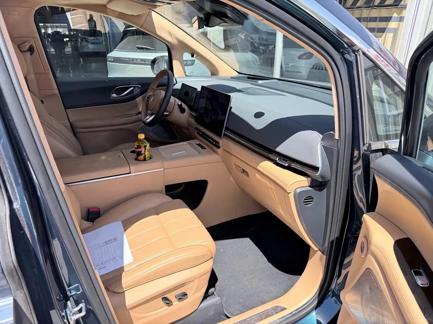 Voyah Auto Voyah Dreamer 2025 Model PHEV 4WD Premium QianKun Edition фото 8