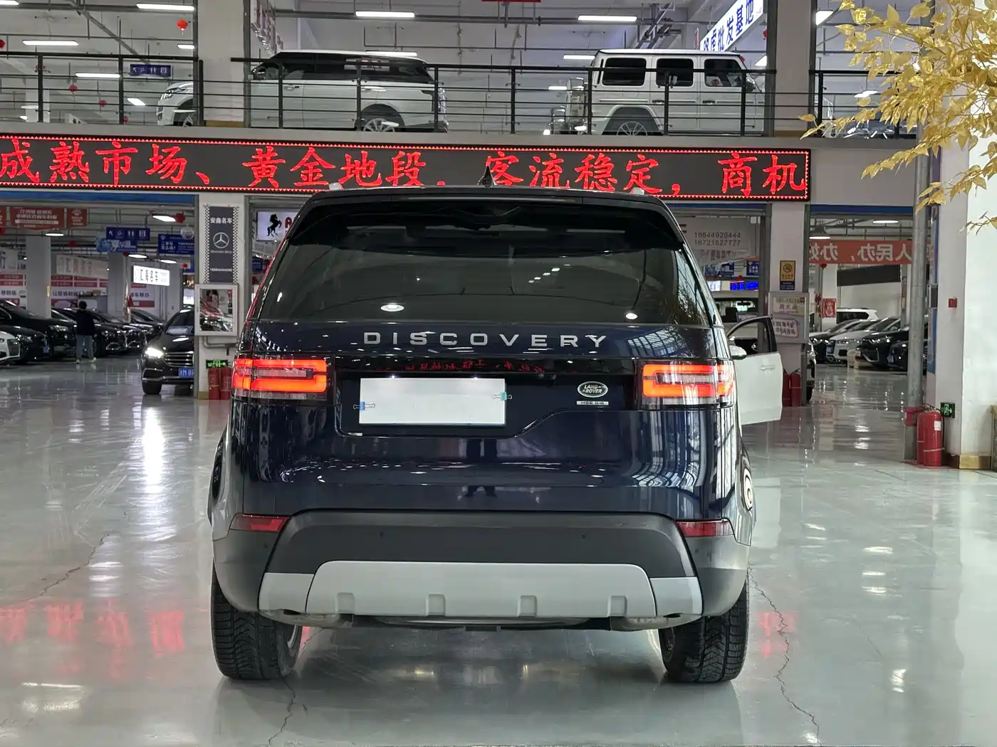 Land Rover Discovery 2017 3.0 SC V6 HSE фото 11