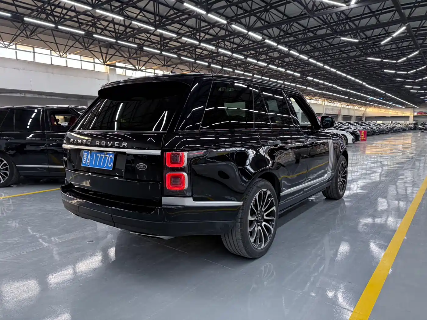 Land Rover Range Rover 2015 3.0 SC V6 Obsidian Limited Edition фото 7