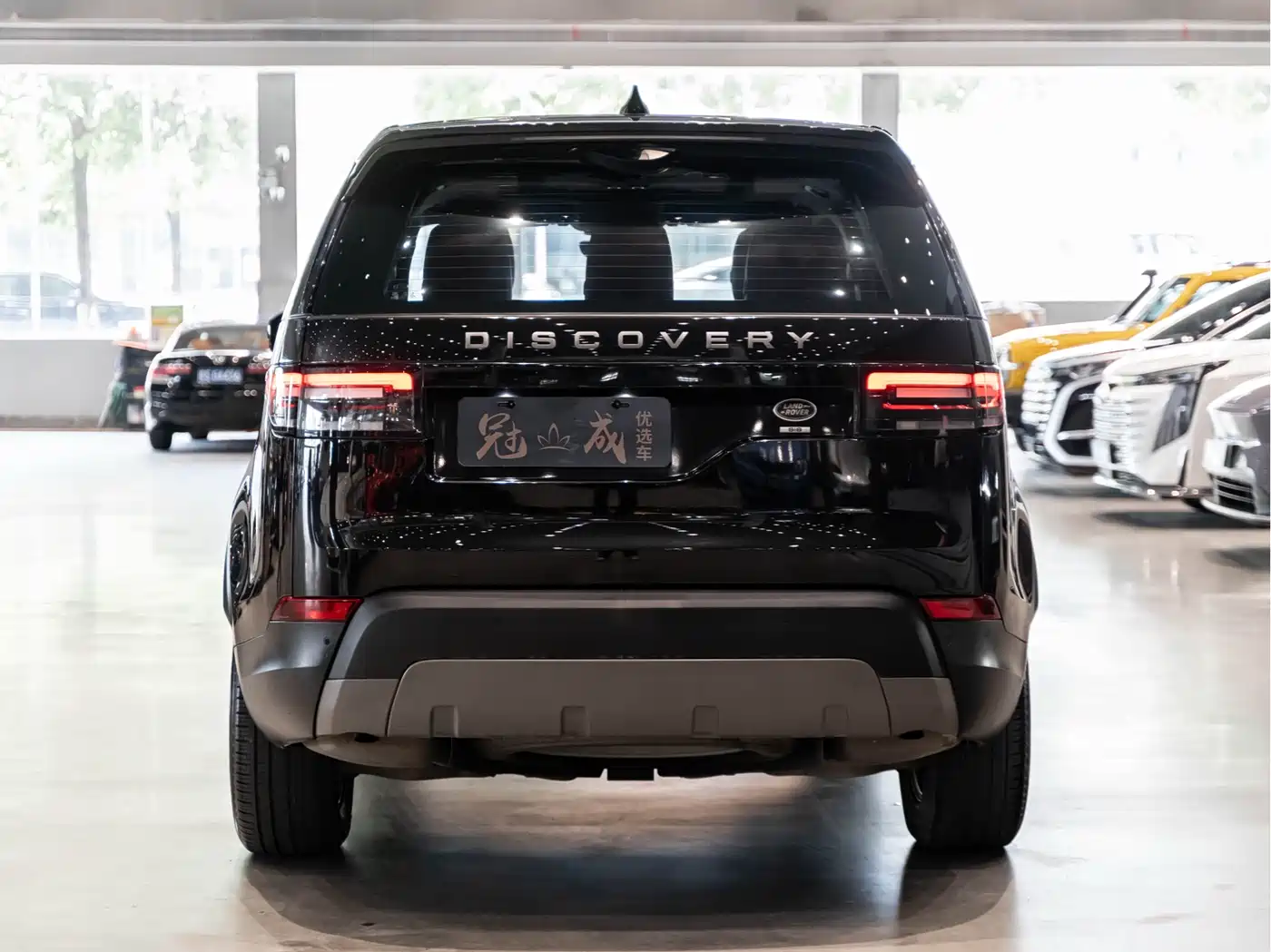 Land Rover Discovery 2018 3.0 SC V6 SE фото 6