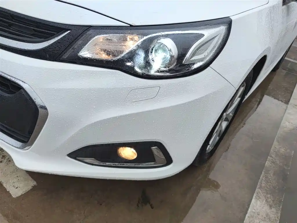 Chevrolet Malibu 2017 1.5T Automatic Luxury Edition фото 24