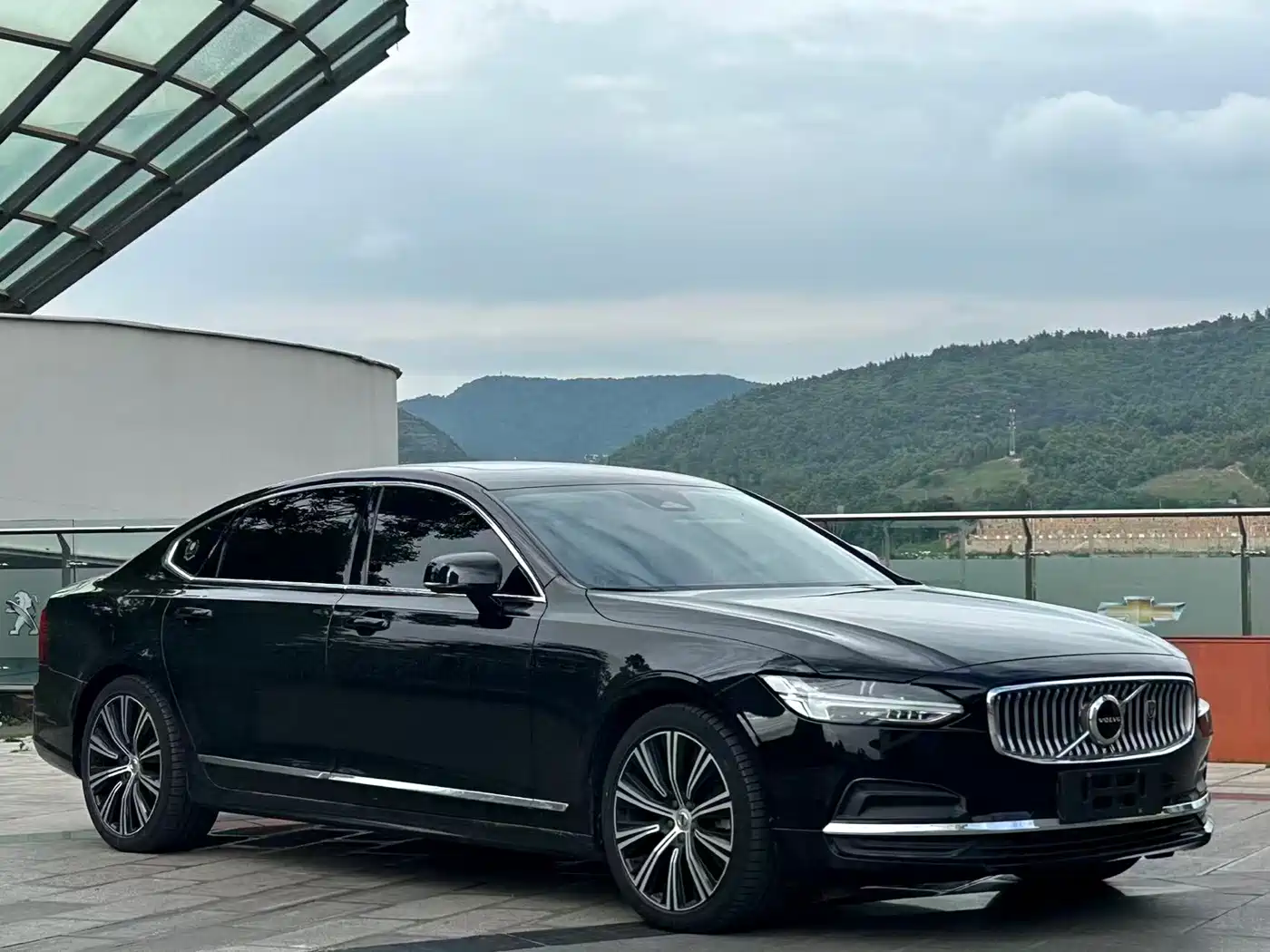 Фото 3 - Volvo S90