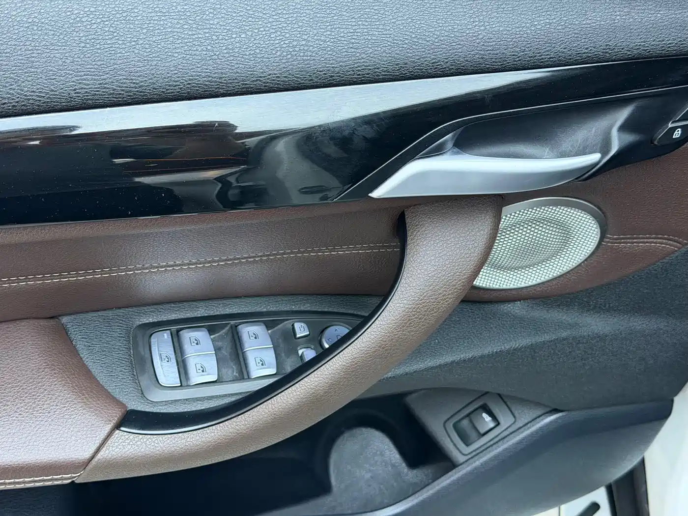 BMW X1 2022 sDrive20Li Fashion фото 4