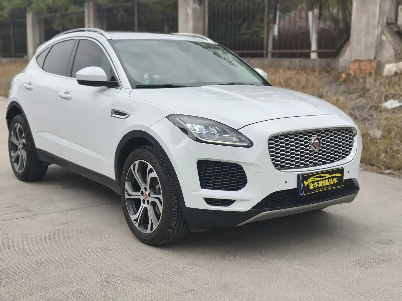 JAGUAR E PACE