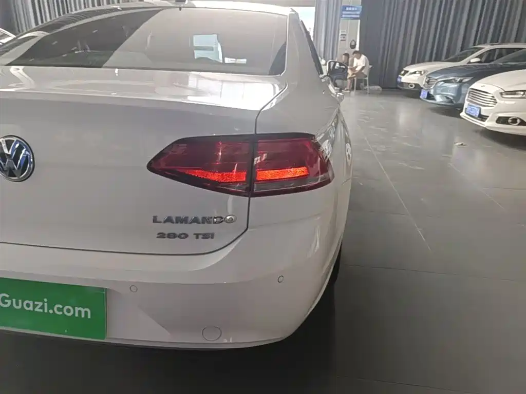 Volkswagen Lamando 2015 280TSI DSG Comfort фото 8