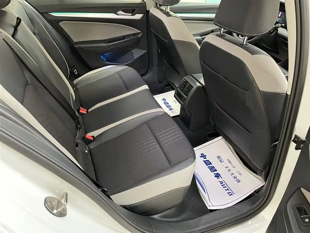 Volkswagen Golf 2023 Facelift 280TSI DSG Pro фото 17