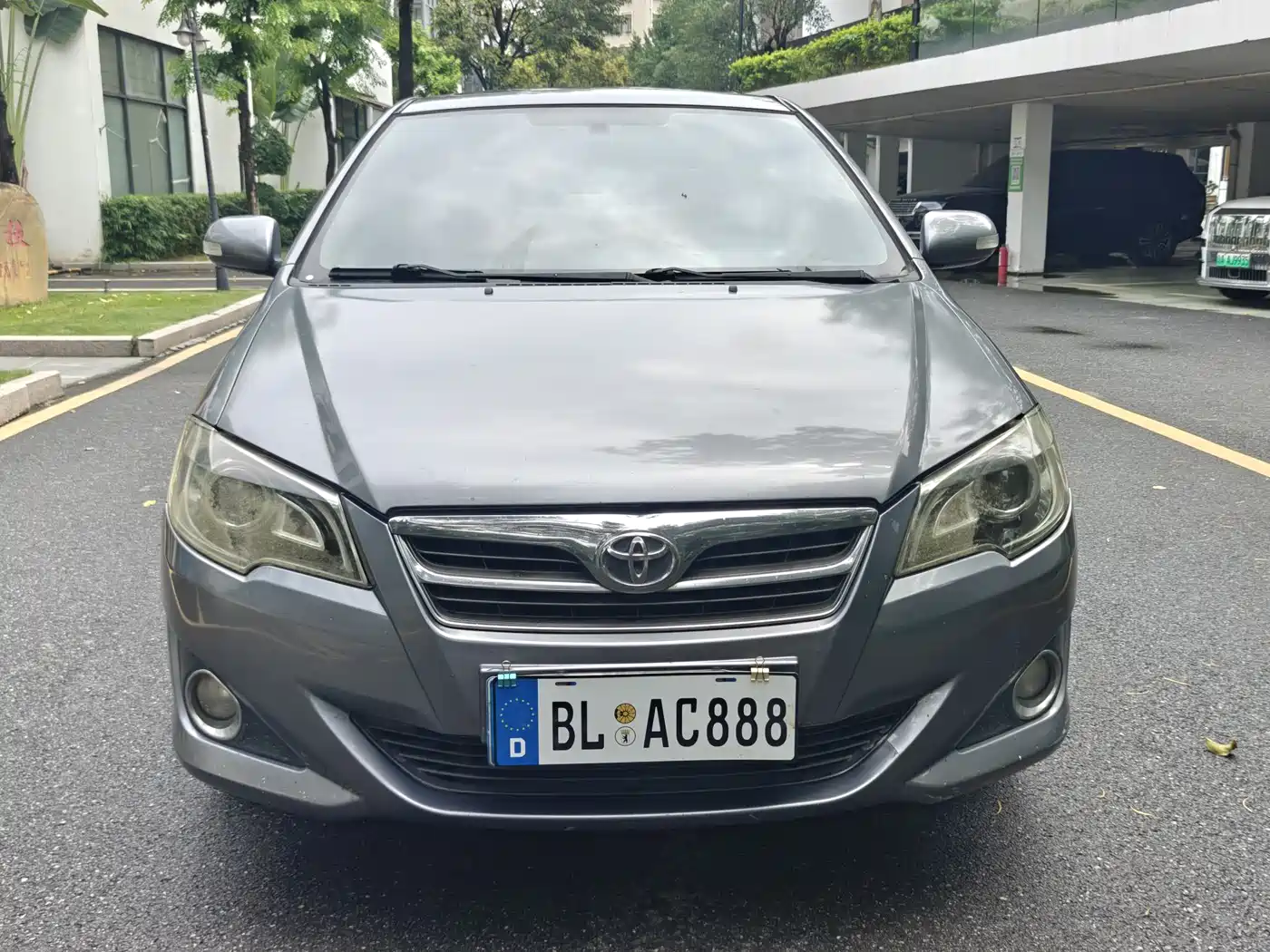Toyota Corolla 2013 1.6L Automatic Luxury фото 2