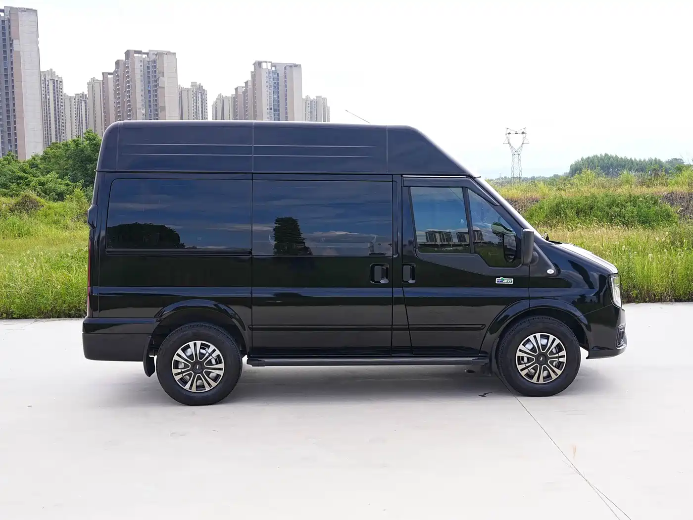 Jiangling JMC Fushun 2025 2023 Model 2.0T Automatic Short Wheelbase Medium Roof Commercial MPV 6 Seats