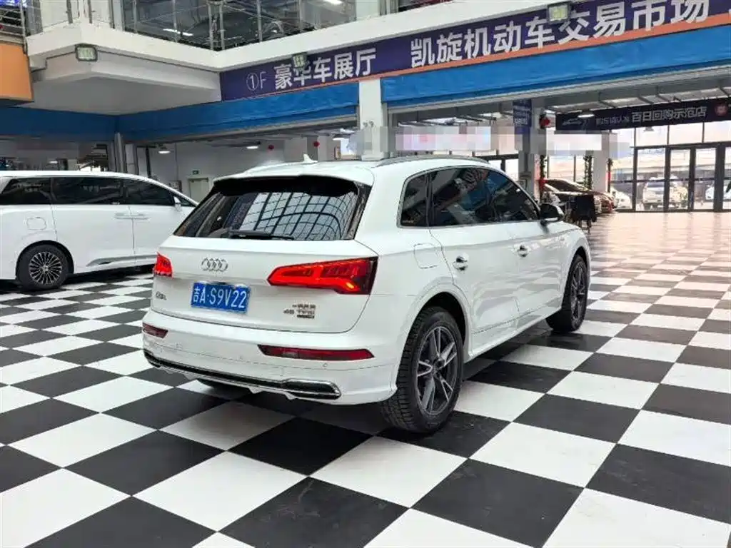 Audi Q5L 2018 40 TFSI Prestige Fashion (China V) фото 7