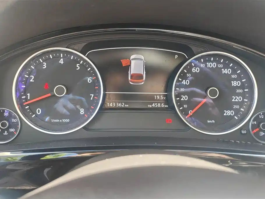 Volkswagen Touareg 2016 3.0TSI Glamour Edition фото 14