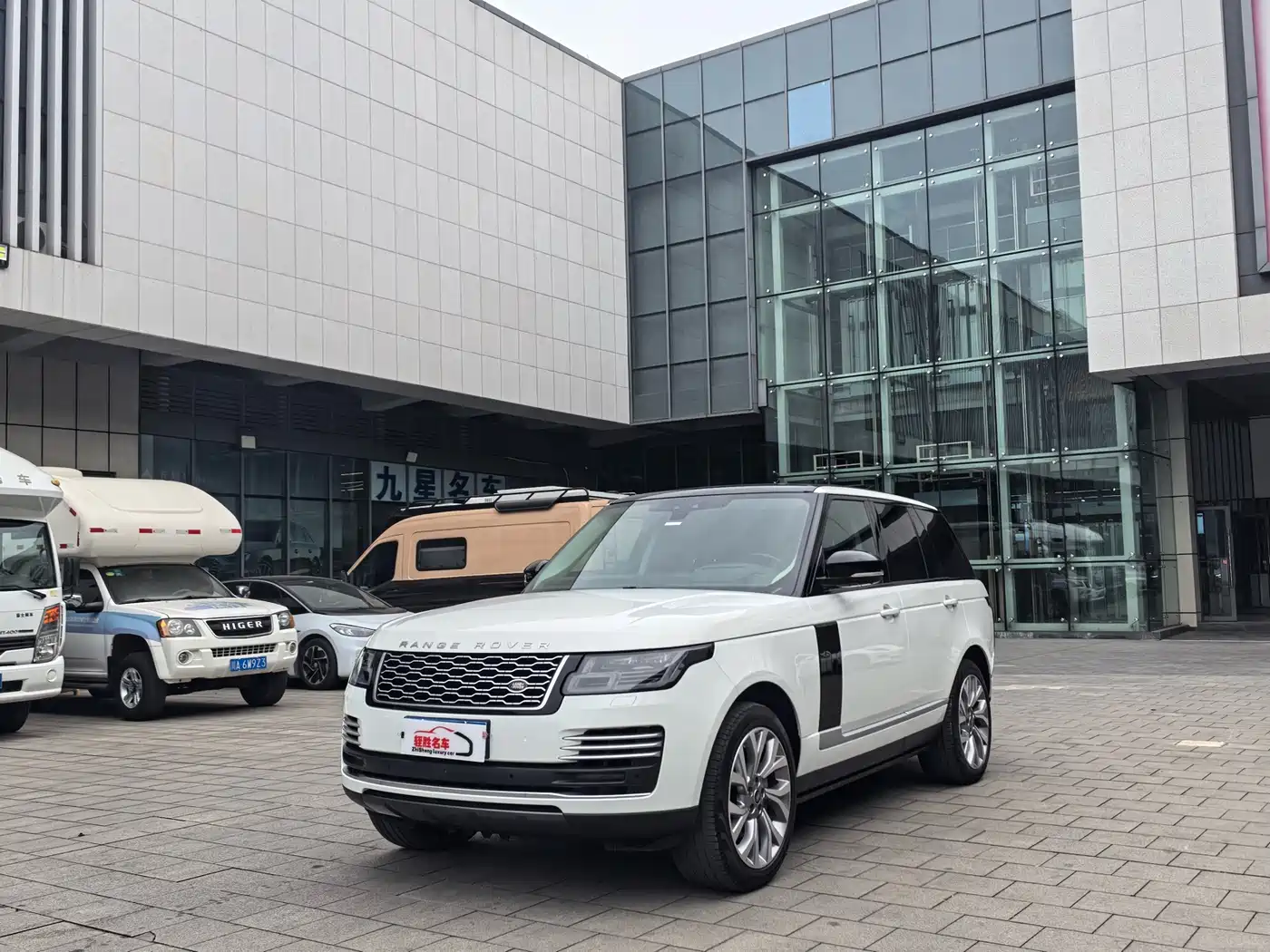 Land Rover Range Rover 2021 3.0 L6 Heritage Edition