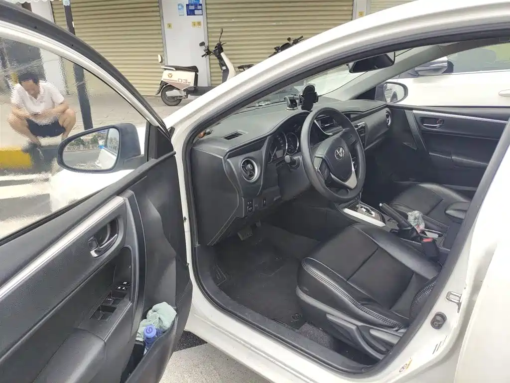Toyota Corolla 2017 Facelift 1.2T S-CVT GL фото 14