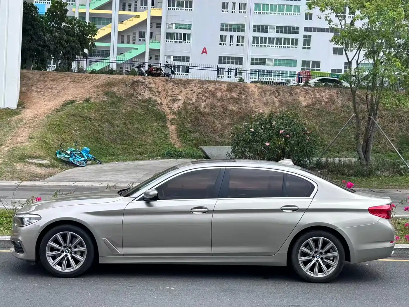 BMW 5 Series 2018 528Li Launch Special Edition фото 7