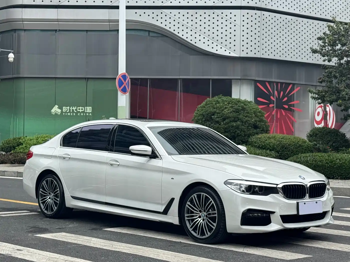 BMW 5 Series 2019 530Li Leading M Sport Package фото 3