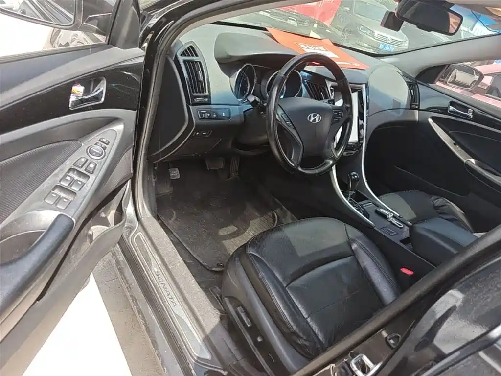 Hyundai Sonata 2014 2.4L Automatic Luxury Edition China IV фото 16