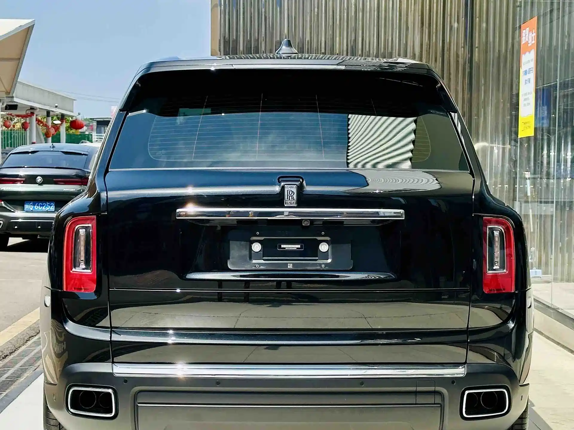Фото 2 - Rolls-Royce Cullinan