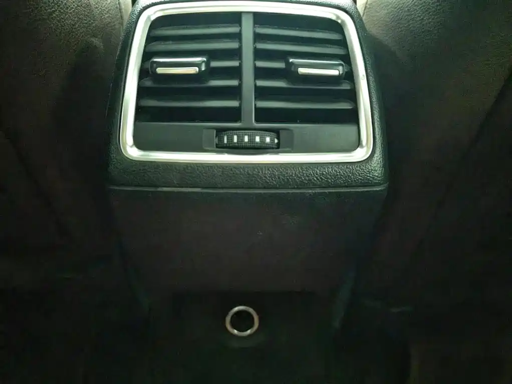 Audi Q3 2015 35 TFSI quattro Technology фото 12