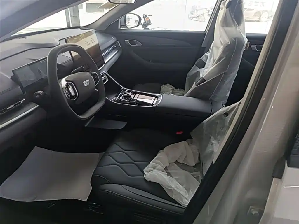Geely Galaxy Galaxy A7 2025 EM-i 70km Voyage Edition фото 15