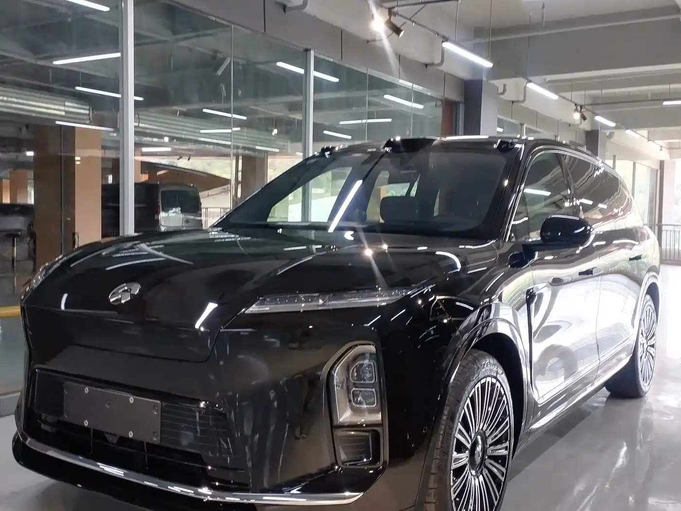 NIO ES8 2026 2025 Model 6-Seat Executive Luxury Edition
