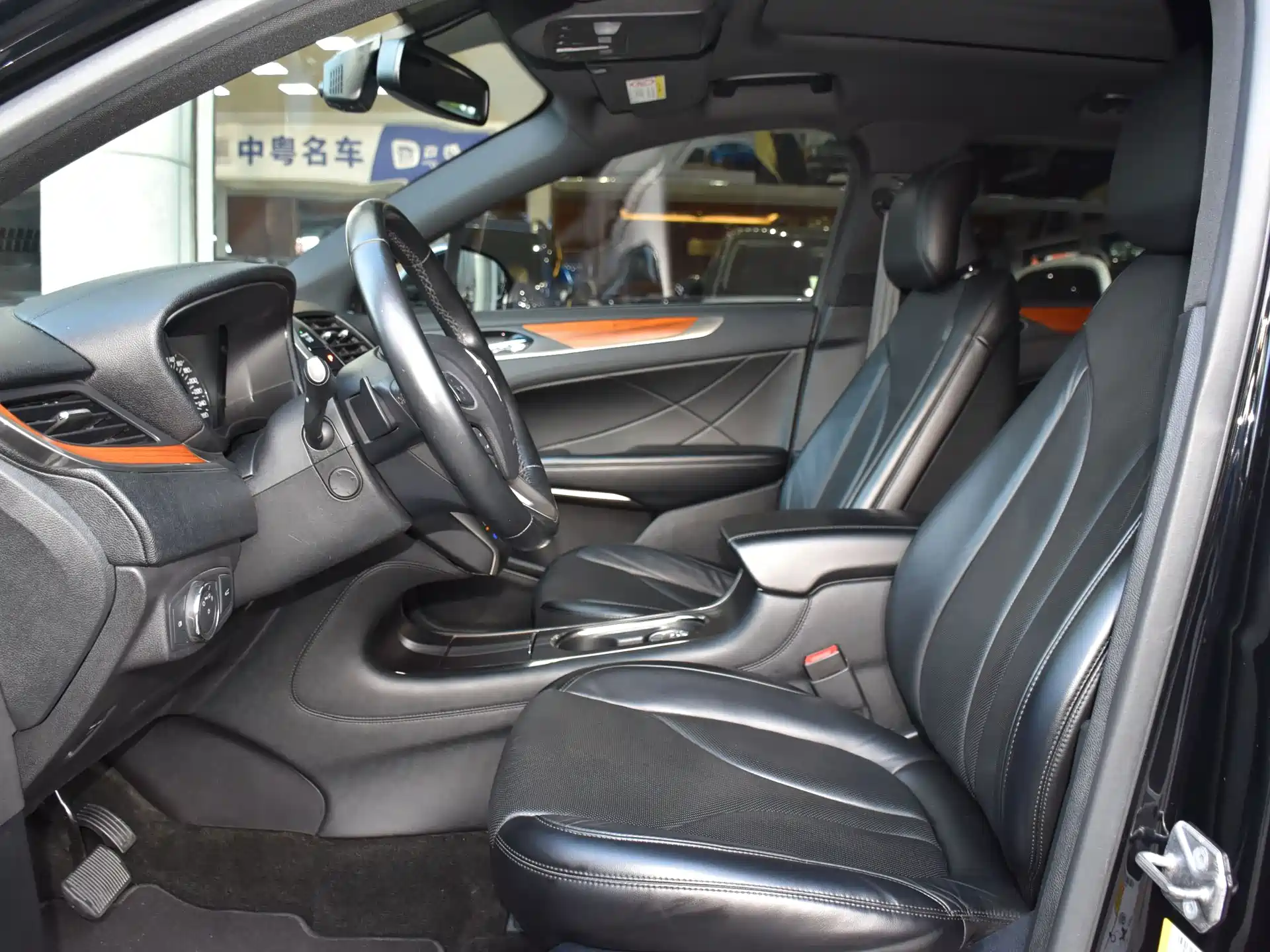 Photo 11 - Lincoln MKC