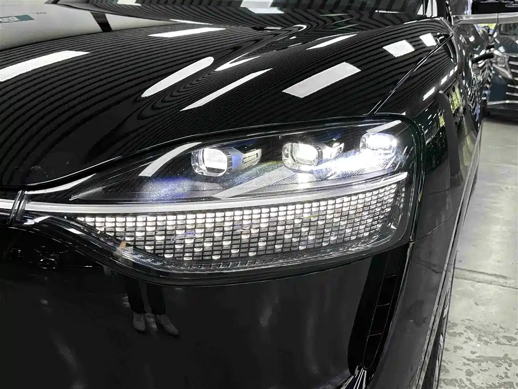 AITO Wenjie AITO M9 2024 Range Extender Max 52kWh 6-seater фото 22
