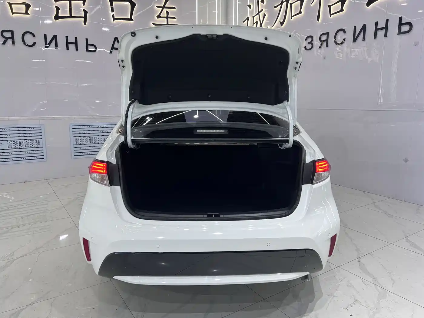 Toyota Levin 2021 Dual Engine 1.8H E-CVT Luxury Edition фото 16