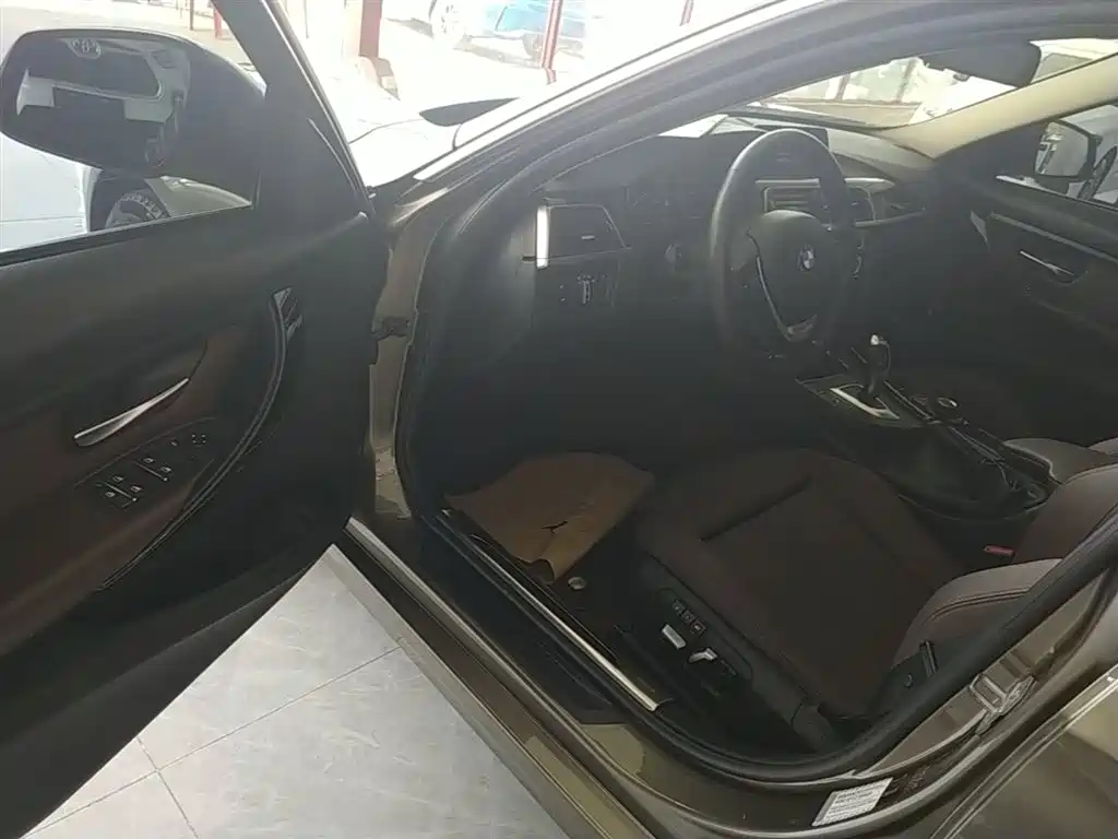 BMW 3 Series 2018 320Li Fashion Style фото 16