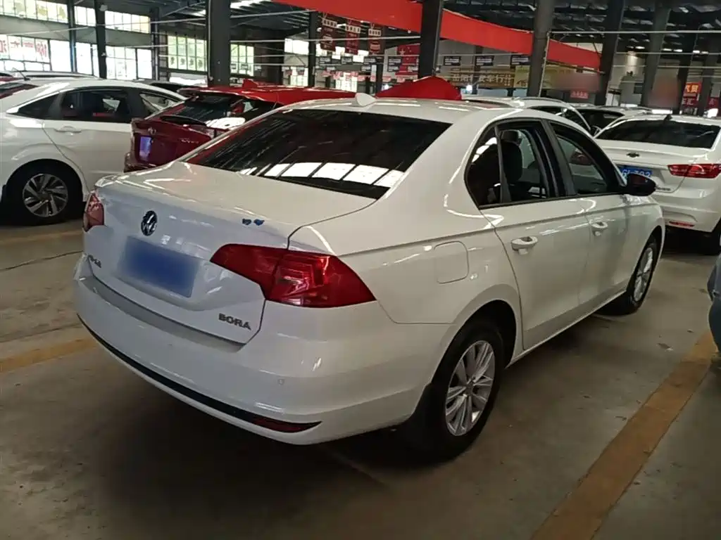 Volkswagen Bora 2018 1.5L Automatic Fashion фото 7