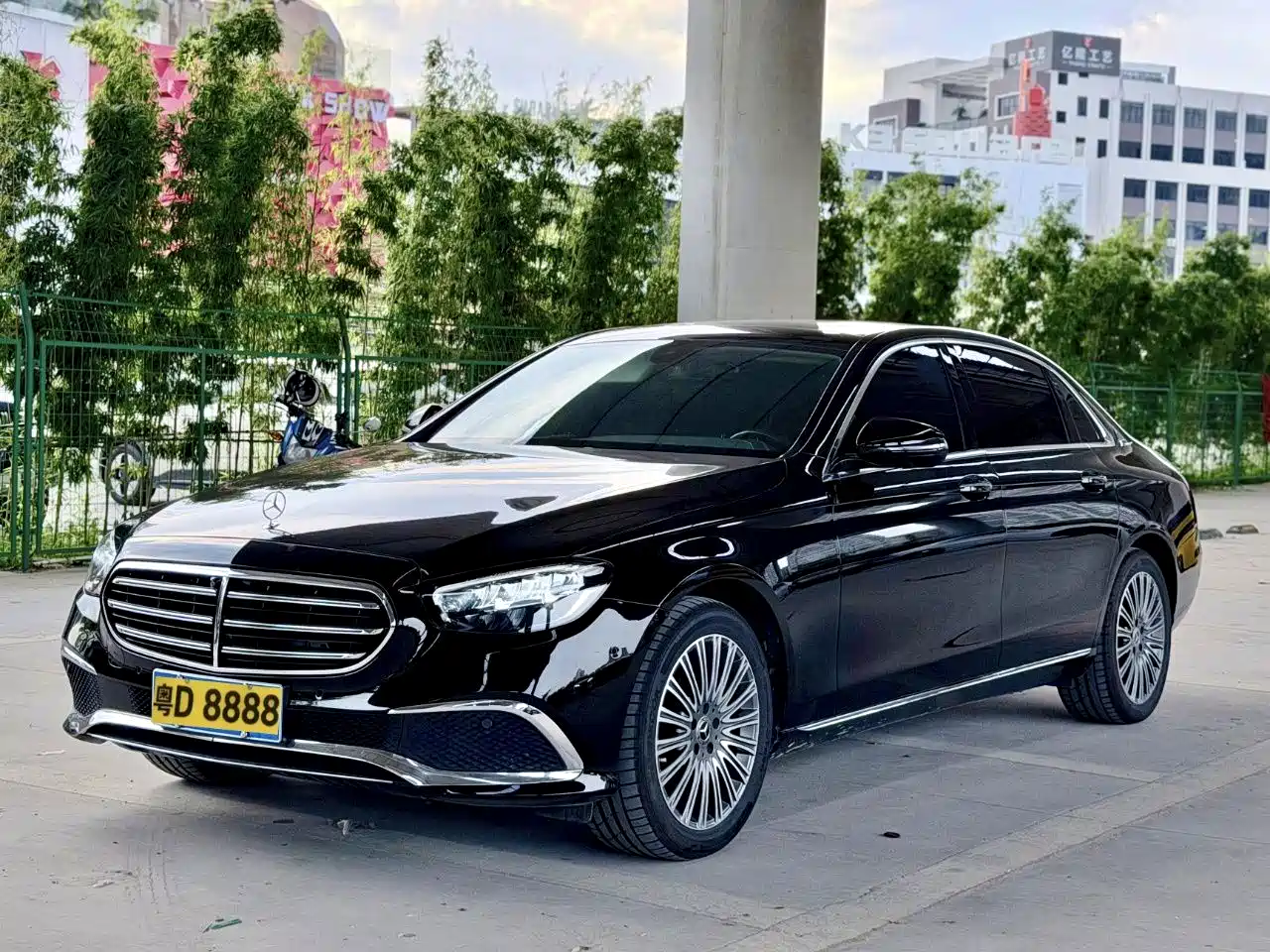 Mercedes-Benz E-Class 2023 E 300 L Luxury фото 2