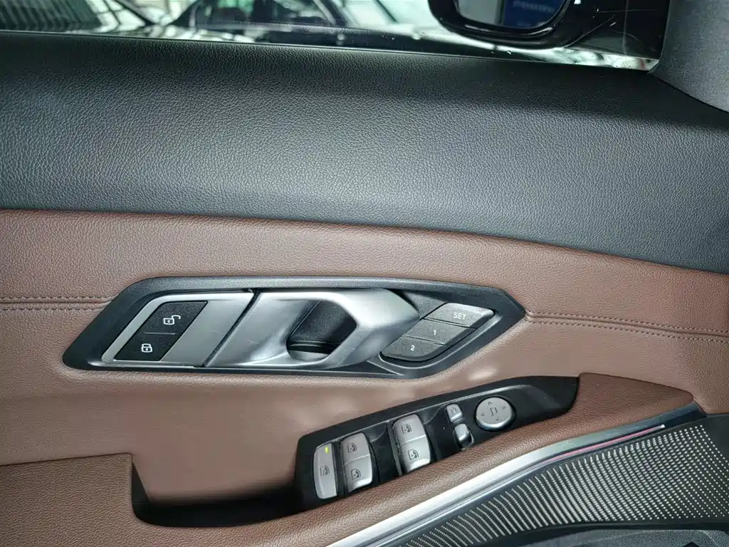 BMW 3 Series 2023 325Li M Sport Package фото 16