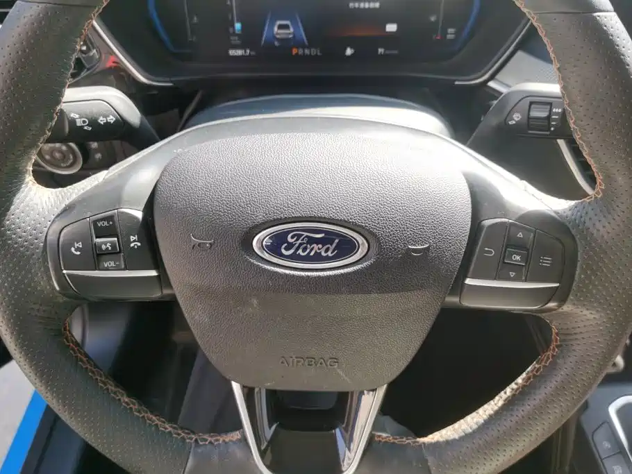 Ford Focus 2023 2022 Sedan EcoBoost 180 Auto Speed Edition