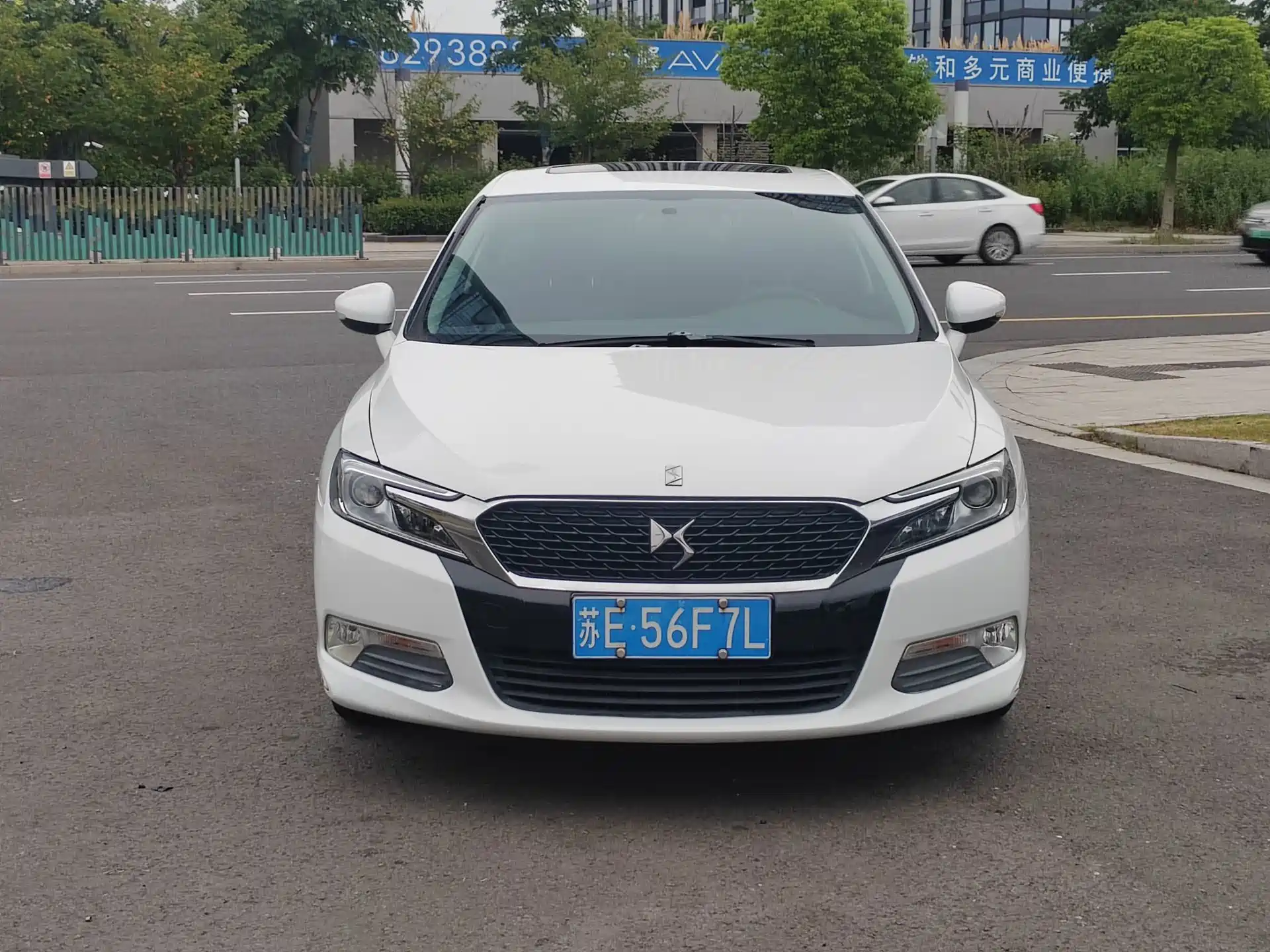 Фото 2 - DS 5LS