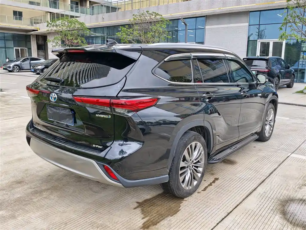 Toyota Highlander 2022 Model Dual Engine 2.5L 4WD Premium Edition 7-Seater фото 9