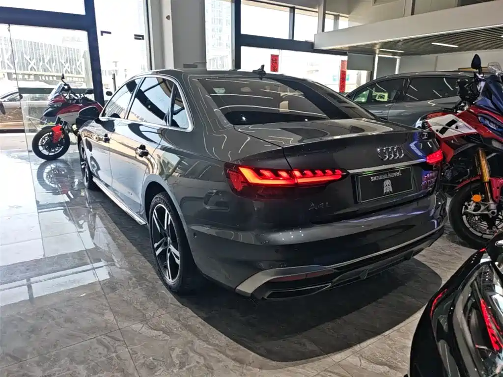 Audi A4L 2020 40 TFSI quattro Luxury Dynamic фото 5