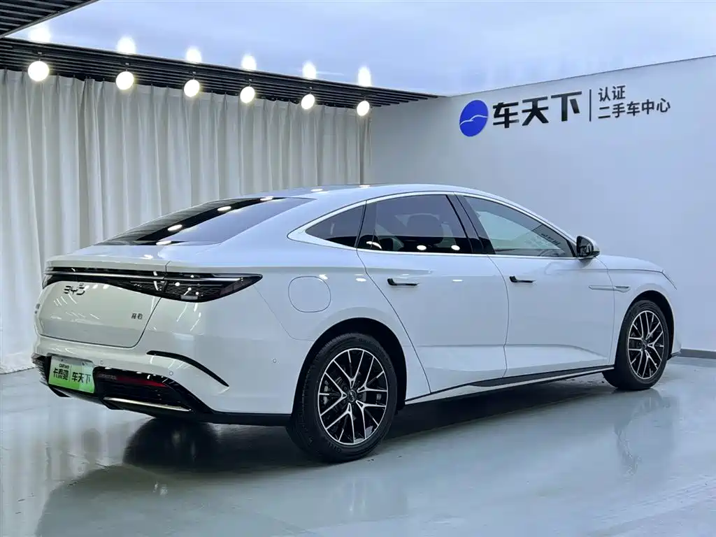 BYD Seal 2023 DM-i 1.5T 121km Flagship фото 5