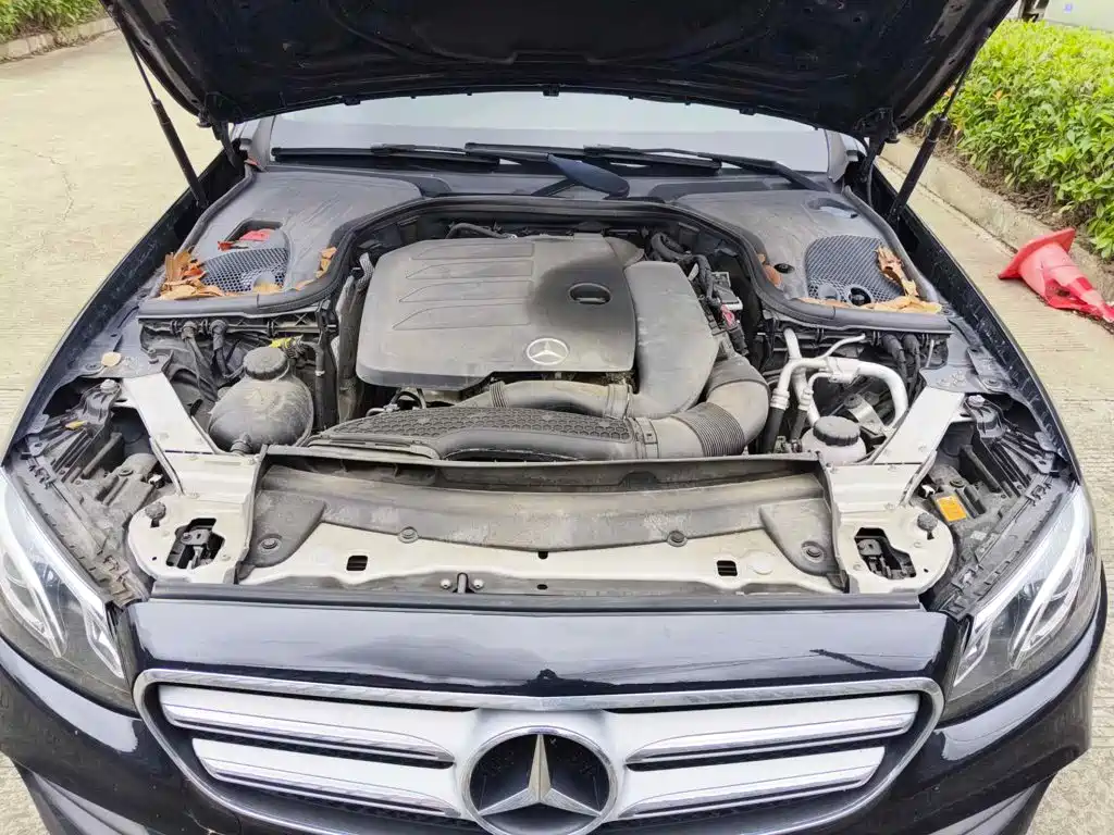 Mercedes-Benz E-Class, миниатюра 9
