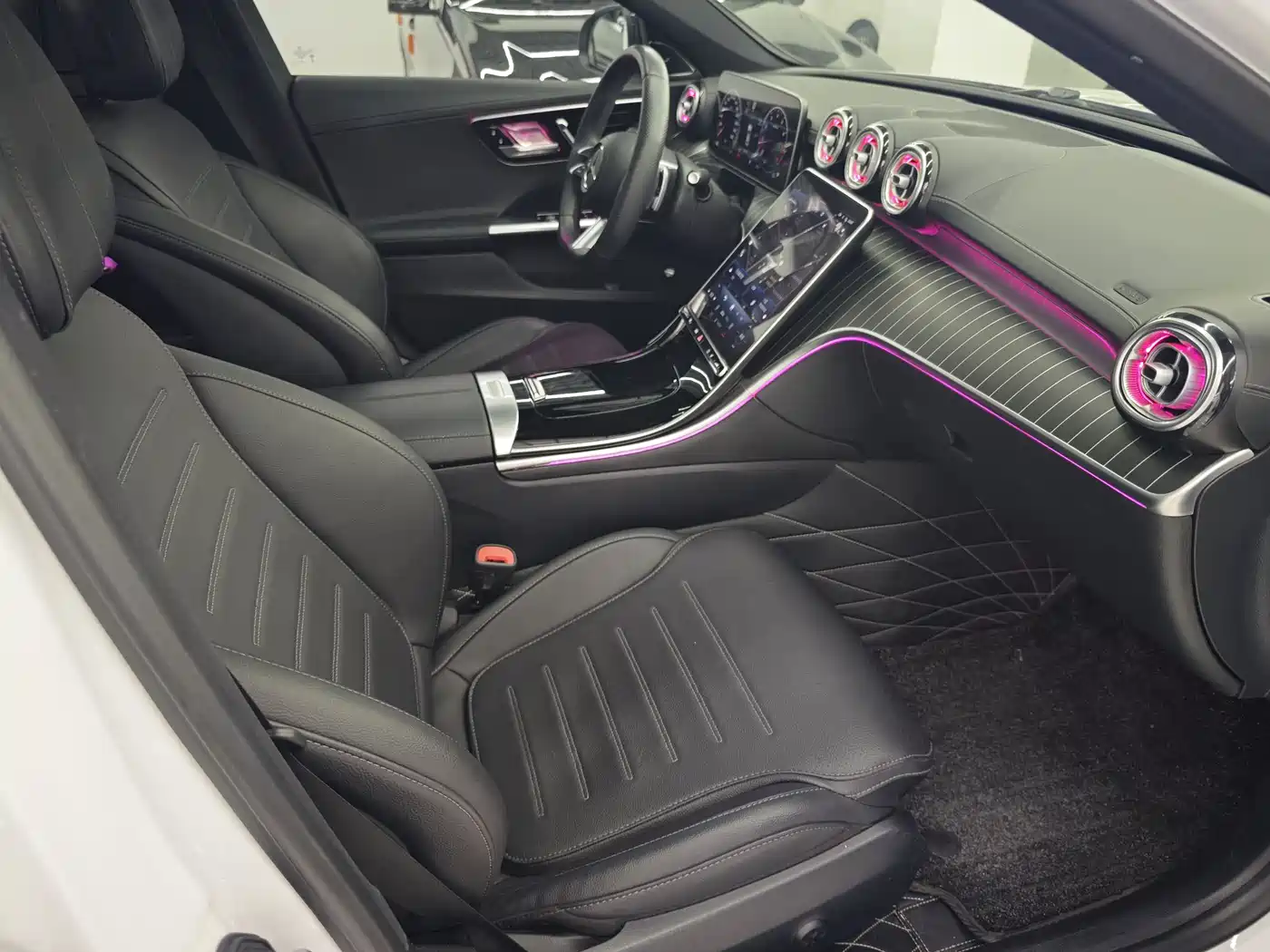Mercedes-Benz C-Class 2024 C 260 L Night Edition Sport фото 6