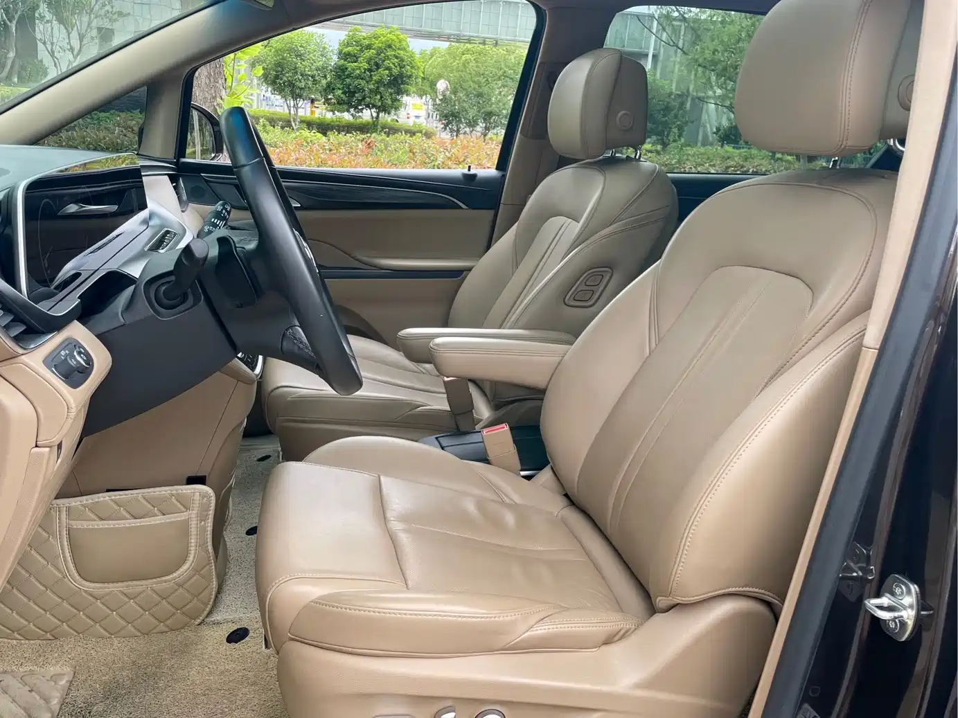 Buick GL8 2020 Model ES Landglory 653T Luxury фото 8