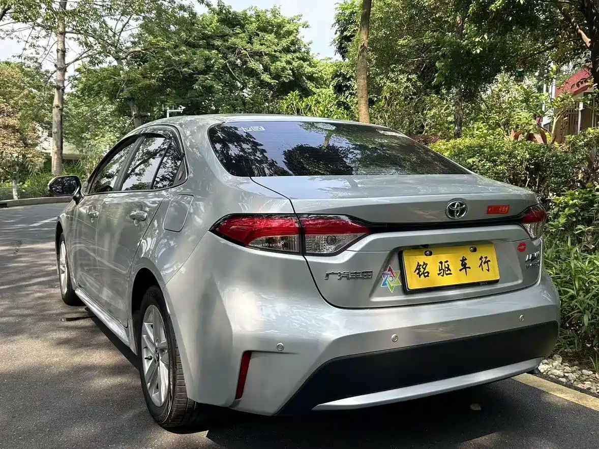 Toyota Levin 2022 Dual Engine 1.8H E-CVT Leading Edition фото 4
