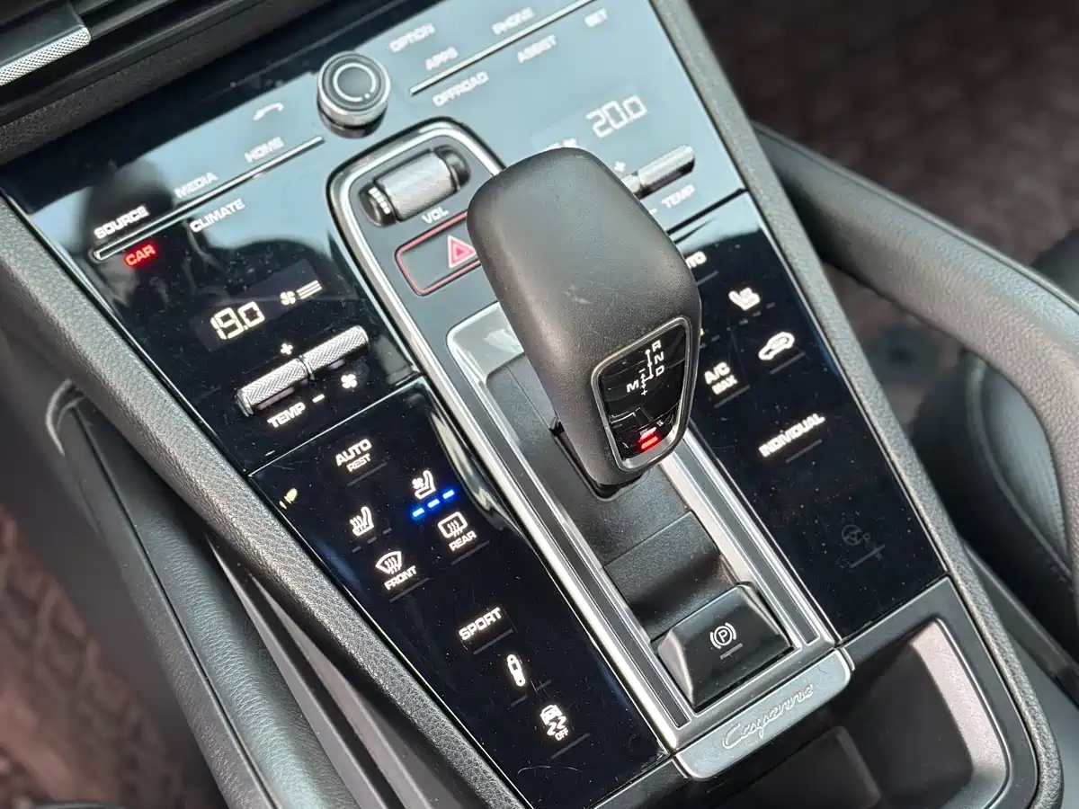Фото 8 - Porsche Cayenne