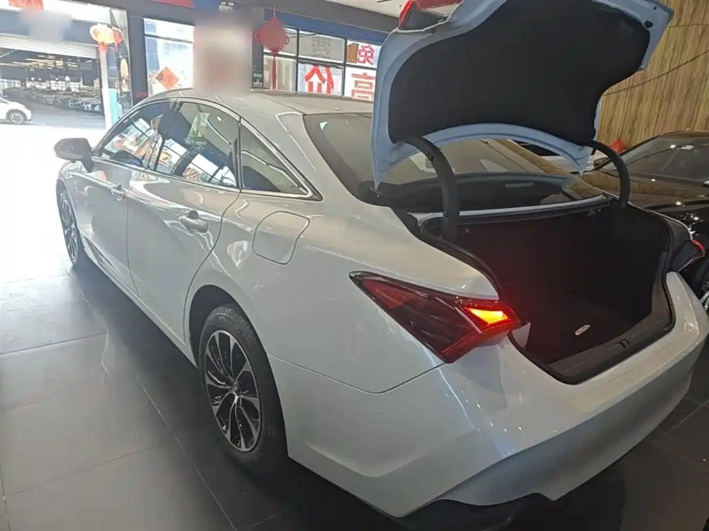 Toyota Avalon 2023 2.0L Premium Selection фото 5